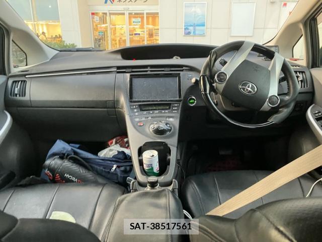 Toyota PRIUS 2011-01 8816384-4