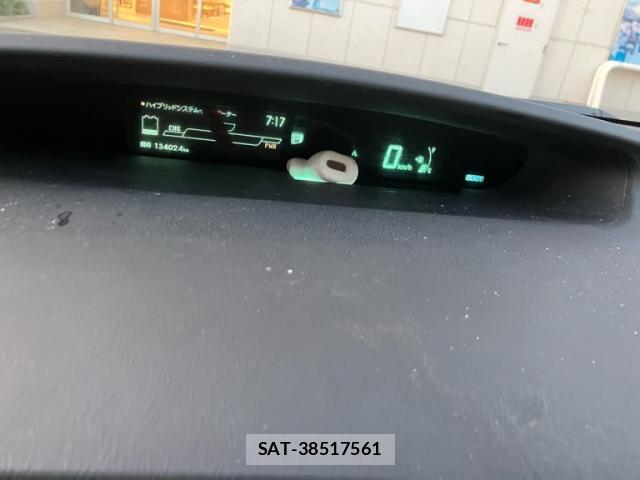 Toyota PRIUS 2011-01 8816384-9