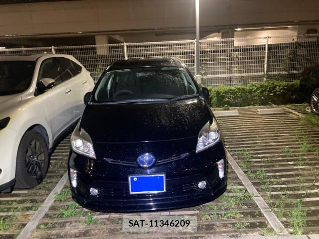 Toyota PRIUS 2014-02 8816411-1