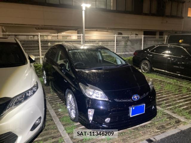 Toyota PRIUS 2014-02 8816411-2