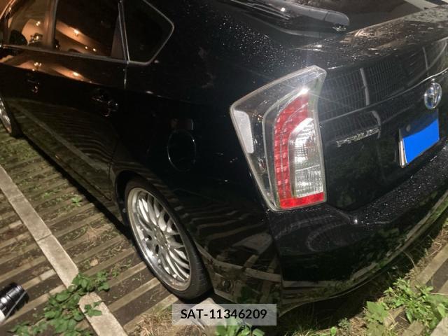 Toyota PRIUS 2014-02 8816411-5