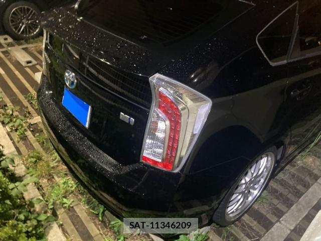 Toyota PRIUS 2014-02 8816411-6