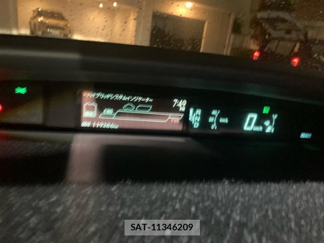 Toyota PRIUS 2014-02 8816411-9