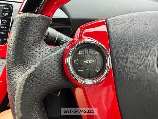 Toyota PRIUS 2015-06 8816504-15