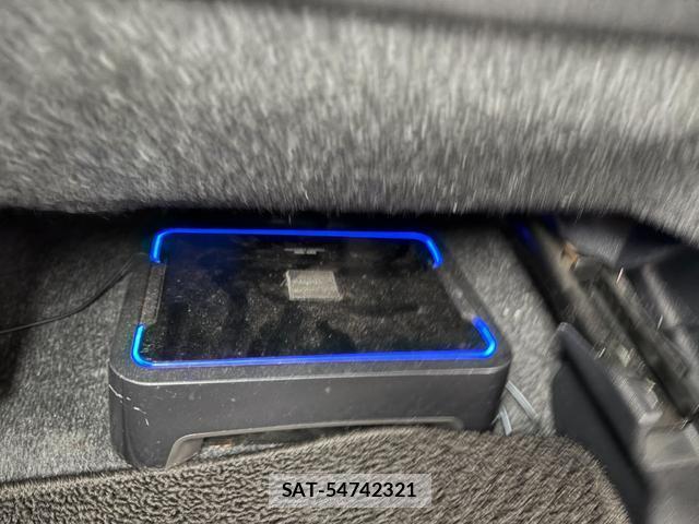 Toyota PRIUS 2015-06 8816504-17