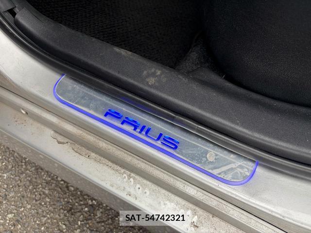 Toyota PRIUS 2015-06 8816504-18