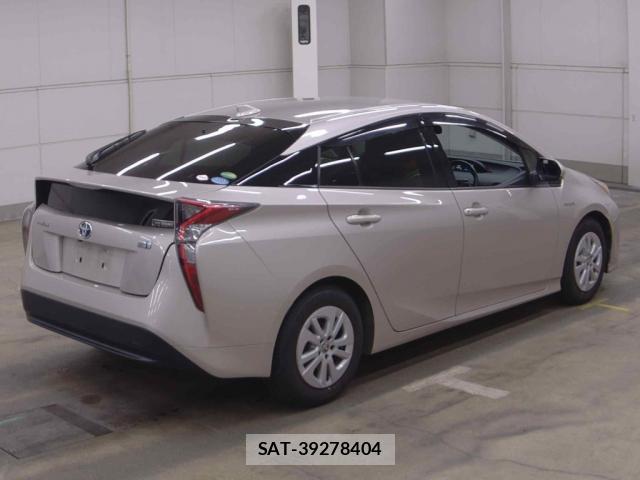 Toyota PRIUS 2017-10 8816617-1