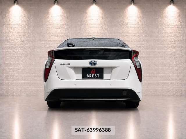 Toyota PRIUS 2017-09 8817001-3