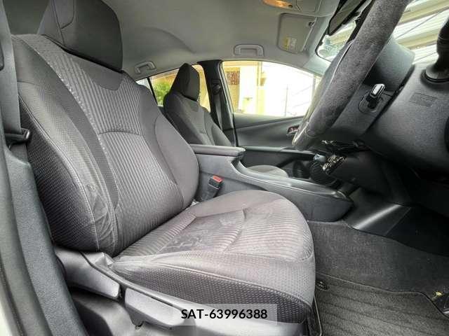 Toyota PRIUS 2017-09 8817001-5