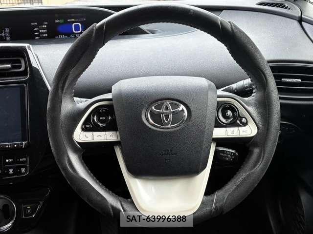 Toyota PRIUS 2017-09 8817001-9