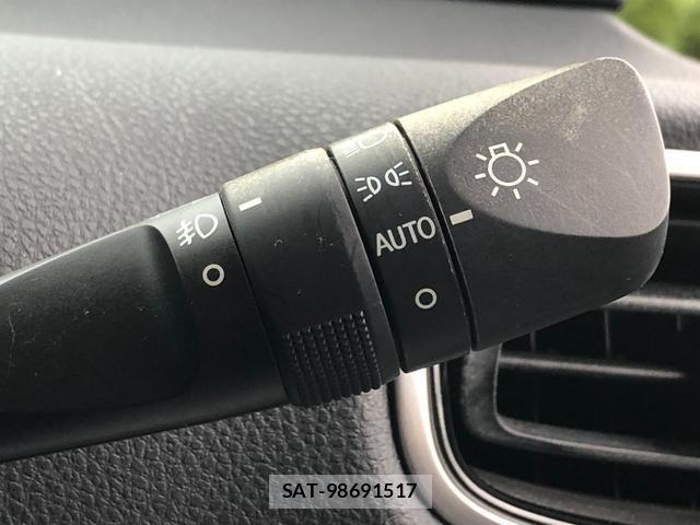 Toyota PRIUS 2016-07 8817014-13
