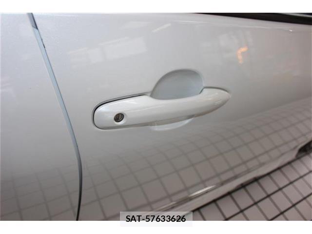 Toyota PRIUS 2020-12 8817193-13
