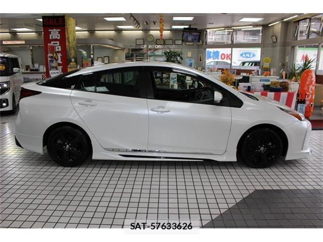 Toyota PRIUS 2020-12 8817193-5