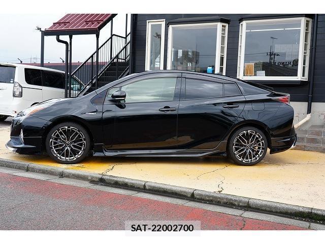 Toyota PRIUS 2017-12 8817292-1