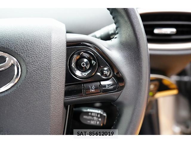 Toyota PRIUS 2018-01 8817294-10