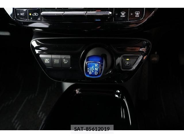 Toyota PRIUS 2018-01 8817294-16