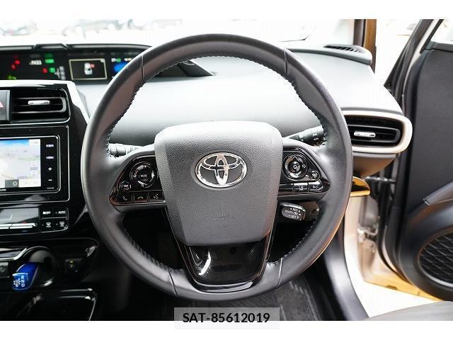 Toyota PRIUS 2018-01 8817294-5