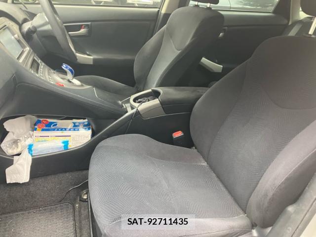 Toyota PRIUS 2014-03 8817477-10