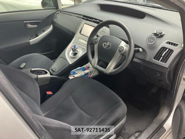 Toyota PRIUS 2014-03 8817477-11