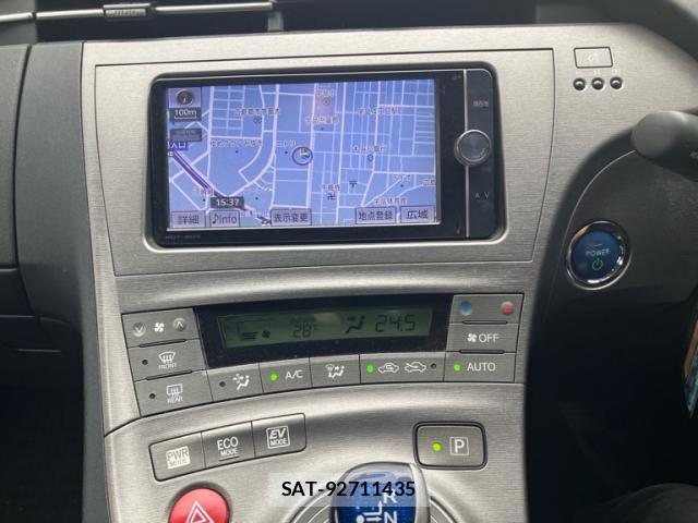 Toyota PRIUS 2014-03 8817477-17