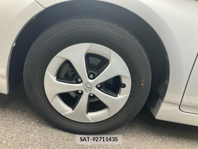 Toyota PRIUS 2014-03 8817477-5