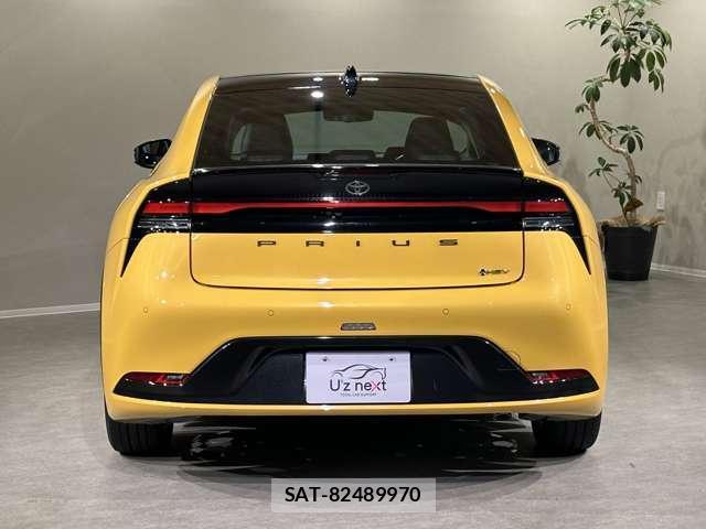 Toyota PRIUS 2023-05 8817535-1
