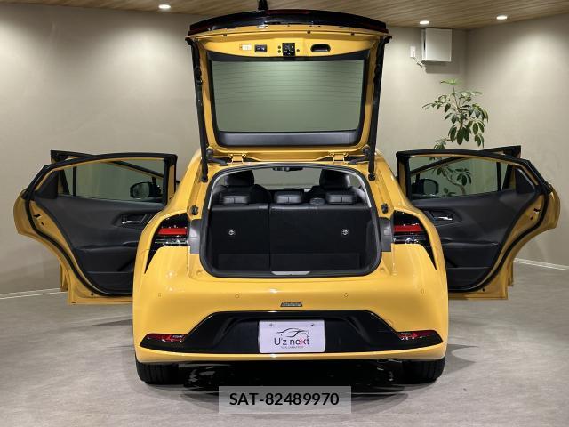 Toyota PRIUS 2023-05 8817535-18