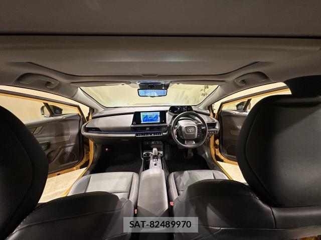 Toyota PRIUS 2023-05 8817535-2