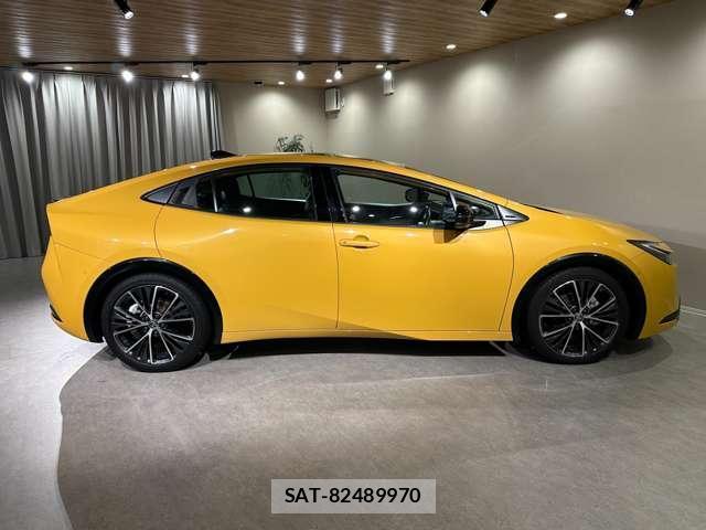 Toyota PRIUS 2023-05 8817535-3