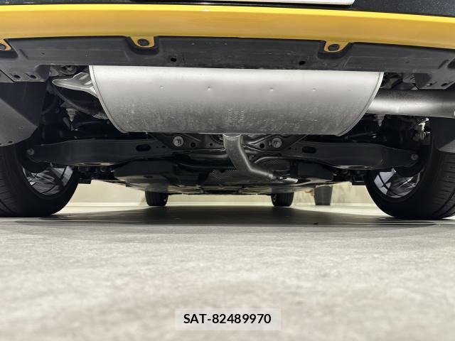 Toyota PRIUS 2023-05 8817535-8