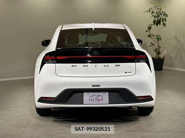 Toyota PRIUS 2023-09 8817539-1