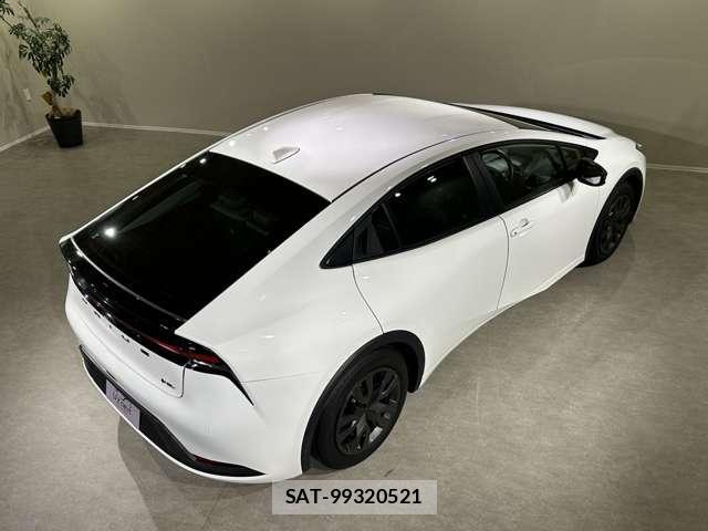 Toyota PRIUS 2023-09 8817539-13