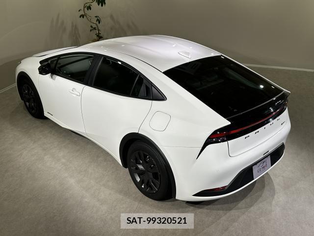 Toyota PRIUS 2023-09 8817539-14