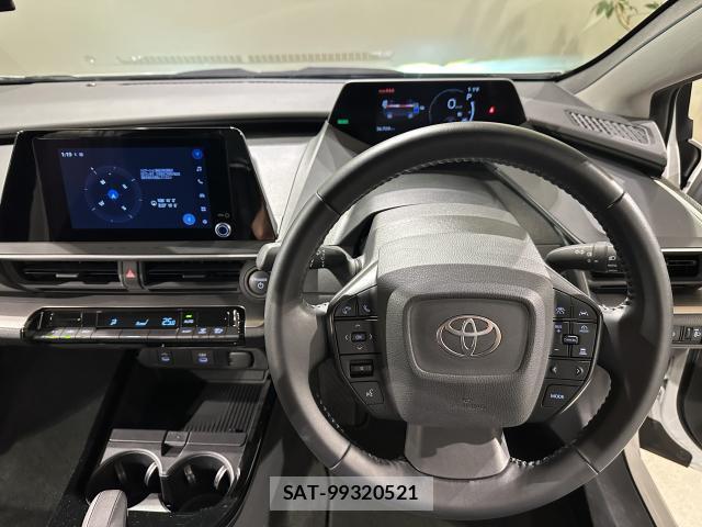 Toyota PRIUS 2023-09 8817539-17