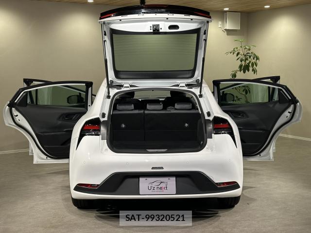 Toyota PRIUS 2023-09 8817539-18