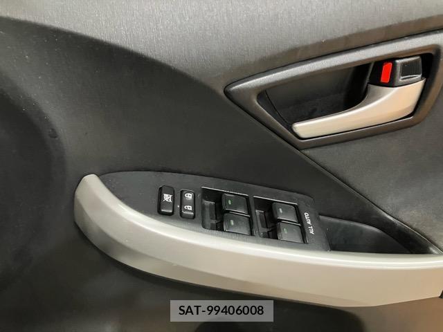Toyota PRIUS 2014-07 8817540-14