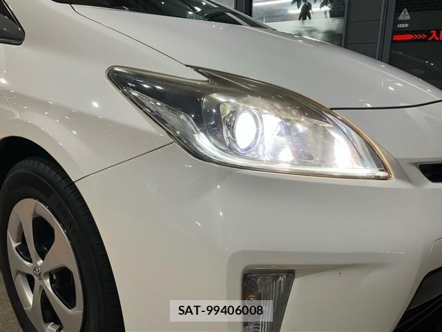 Toyota PRIUS 2014-07 8817540-17