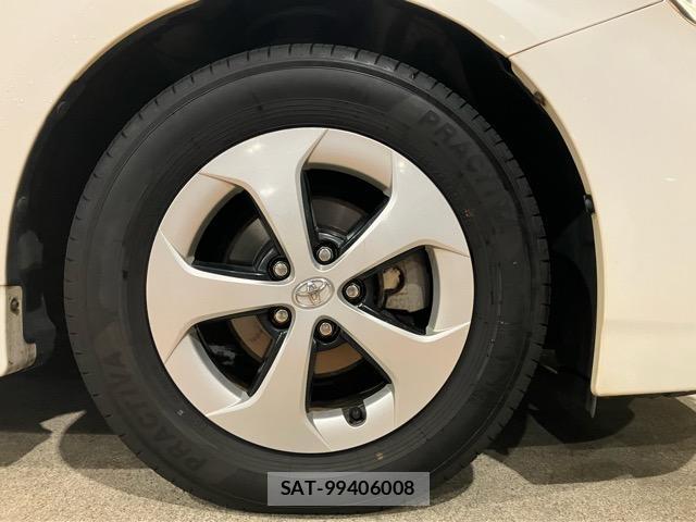 Toyota PRIUS 2014-07 8817540-18