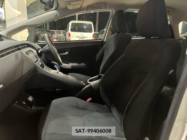 Toyota PRIUS 2014-07 8817540-6