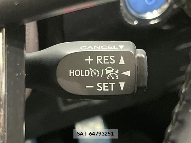 Toyota PRIUS 2020-08 8817561-4