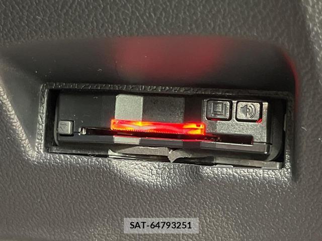 Toyota PRIUS 2020-08 8817561-5