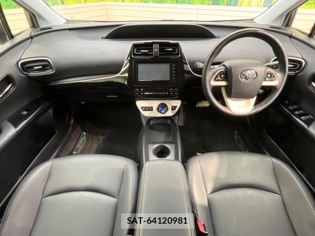 Toyota PRIUS 2016-07 8817562-1