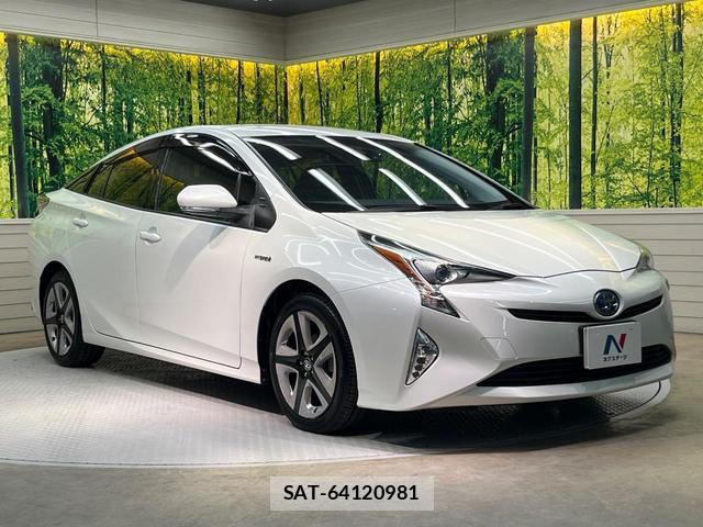 Toyota PRIUS 2016-07 8817562-15