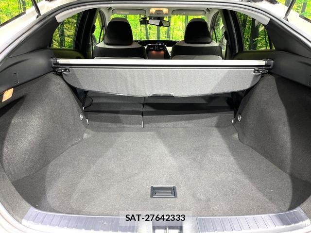 Toyota PRIUS 2016-05 8817677-10