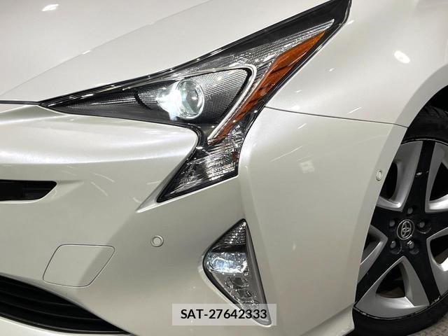Toyota PRIUS 2016-05 8817677-12