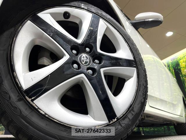 Toyota PRIUS 2016-05 8817677-13