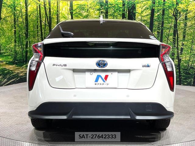 Toyota PRIUS 2016-05 8817677-15