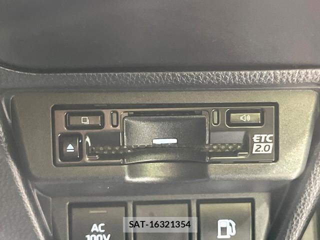 Toyota PRIUS 2025-02 8817683-4