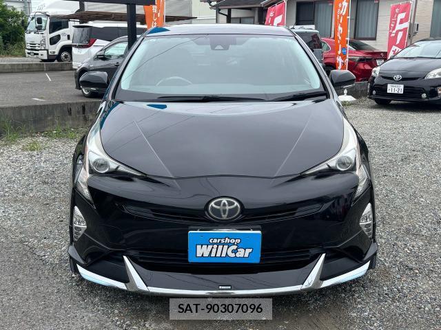 Toyota PRIUS 2017-10 8817891-11