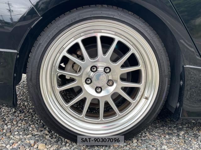 Toyota PRIUS 2017-10 8817891-5